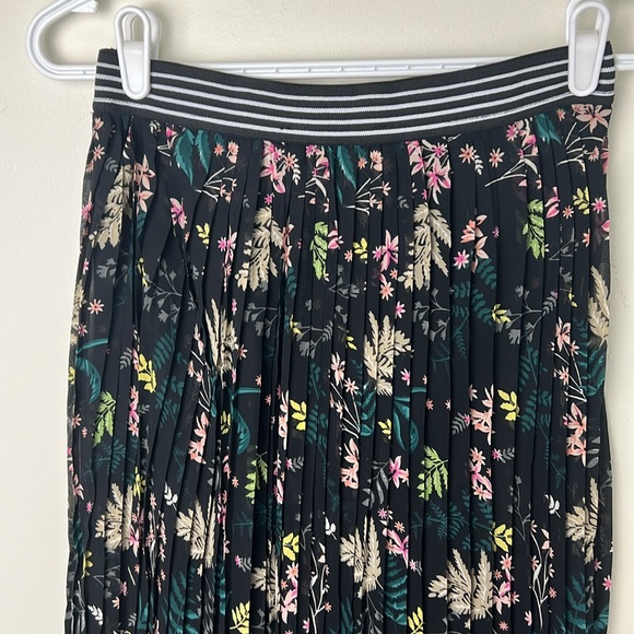 LTB Micro Pleat Midi Skirt Size Small - Picture 2 of 11